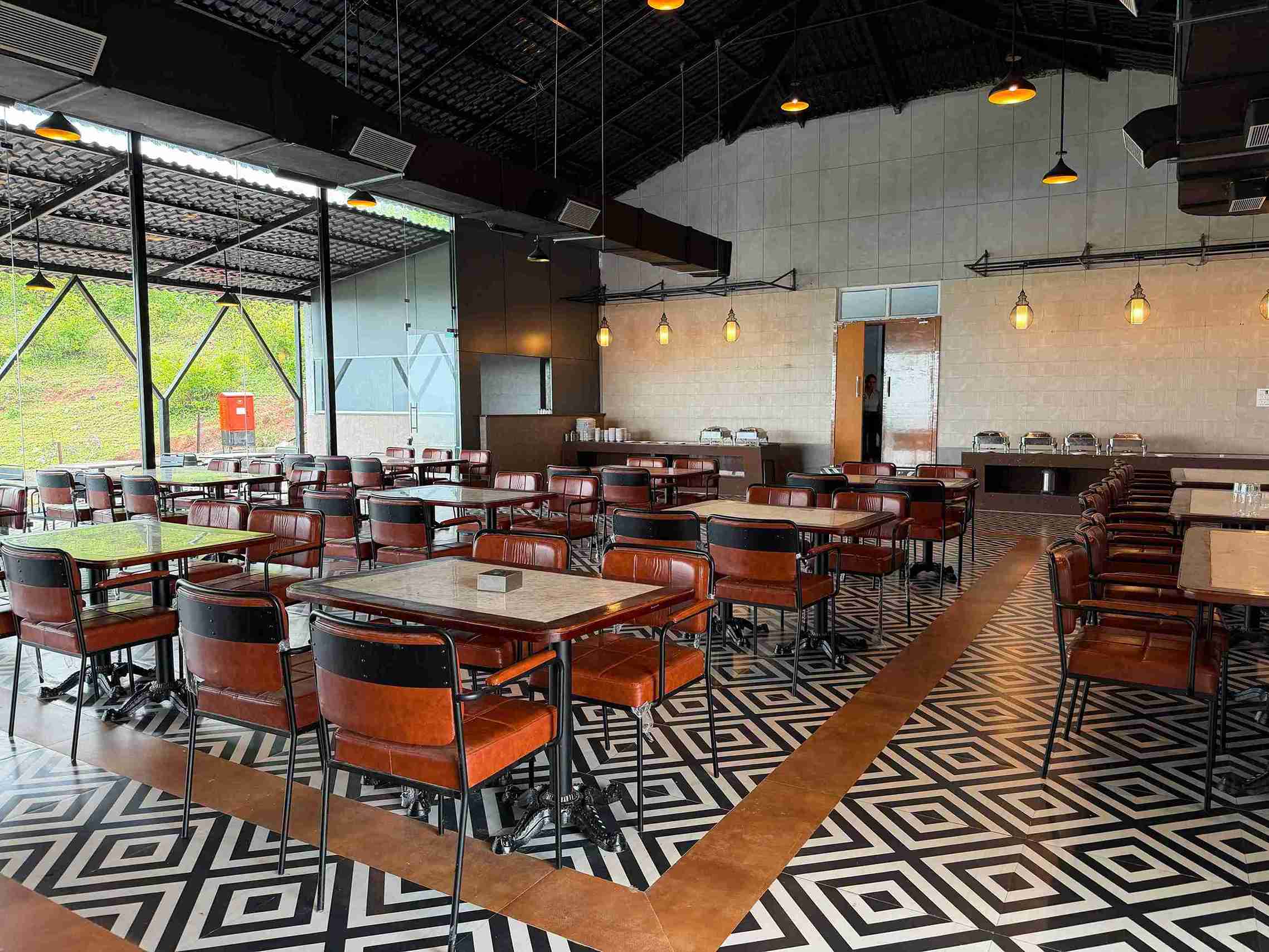 DINING THAT BRINGS PEOPLE TOGETHER