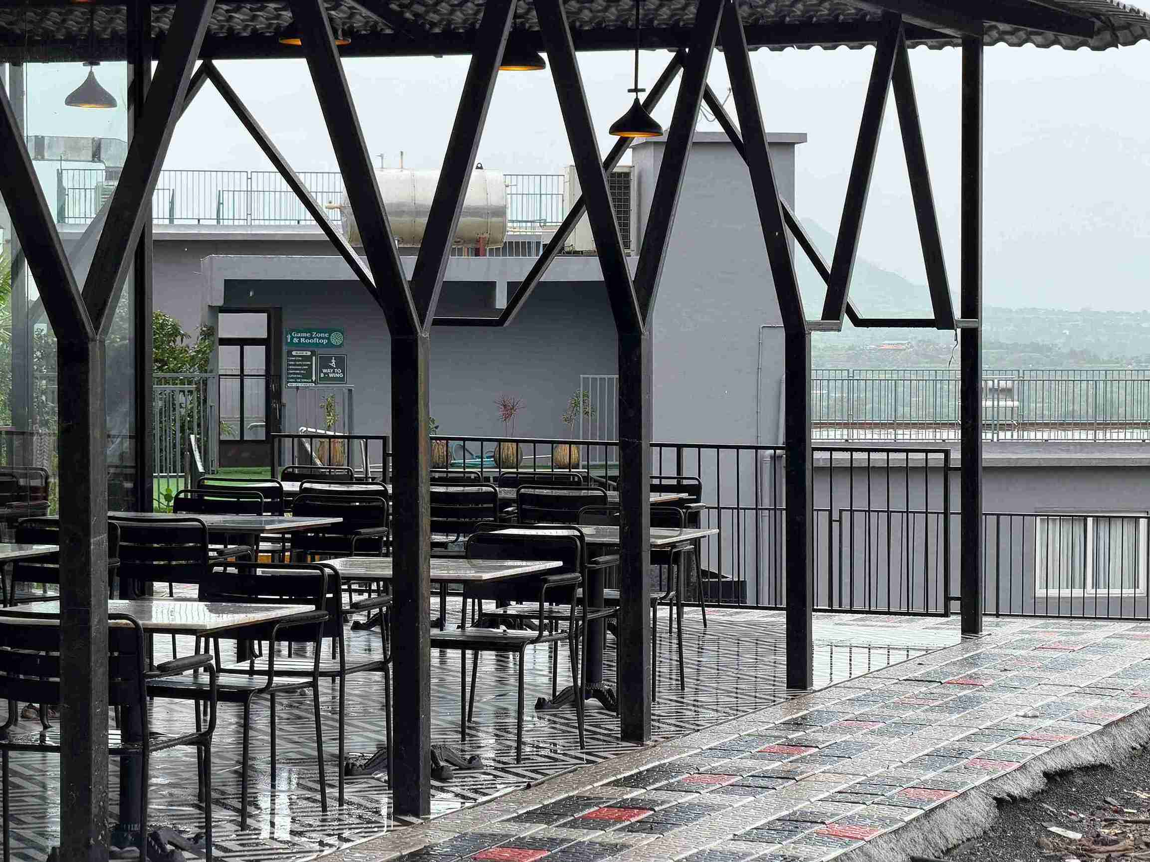 Dining Image 4
